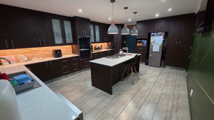 6 Bedroom Property for Sale in Sasolburg Ext 23 Free State